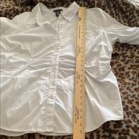 White Button-Up Blouse - Picture 9 of 10